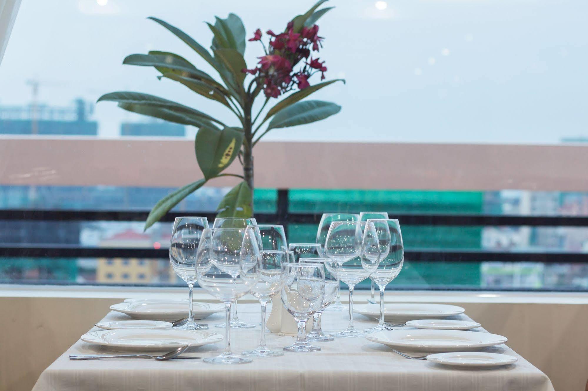 Samnang Laor Phnom Penh Hotel Ngoại thất bức ảnh